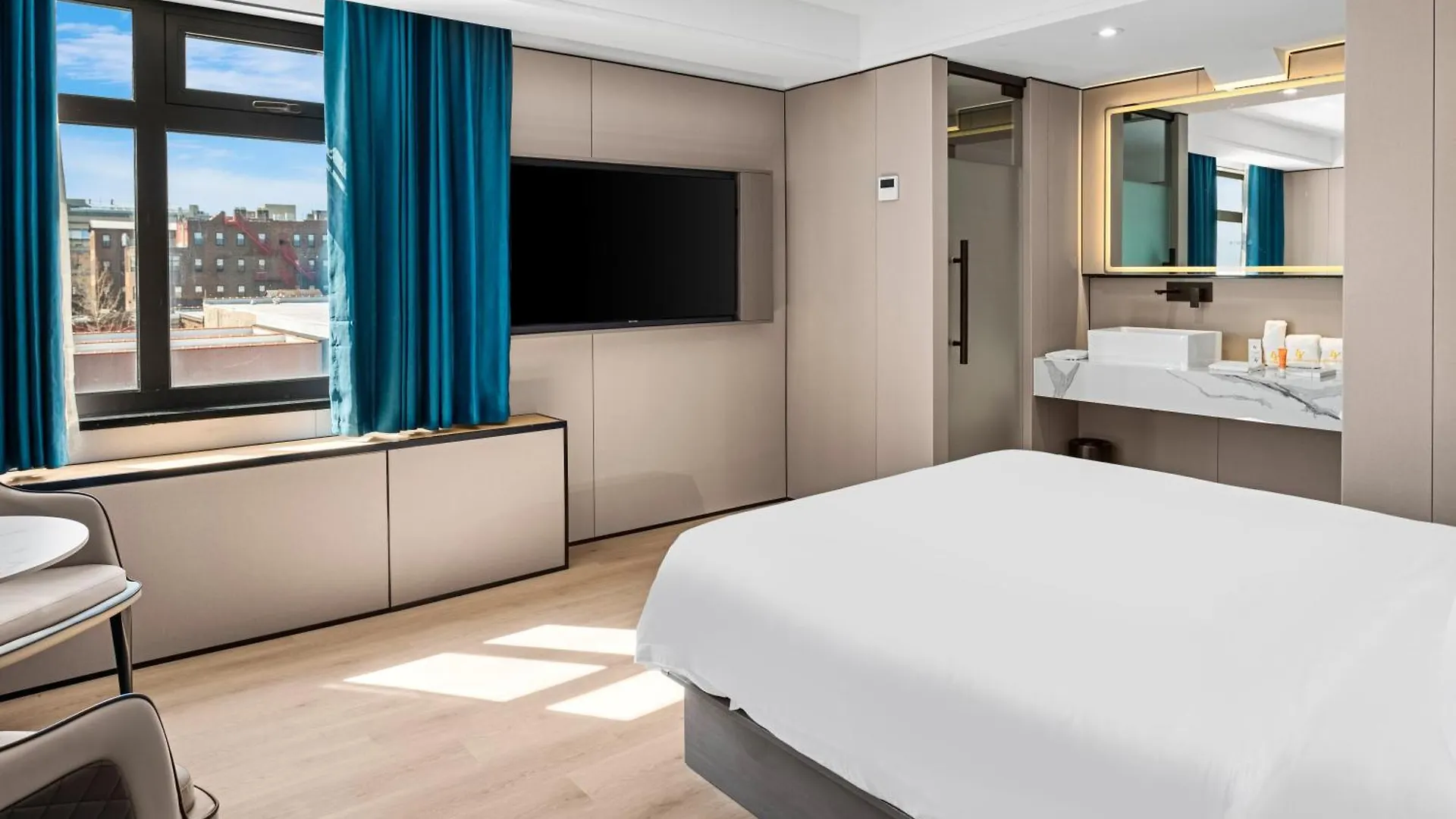 Ly New York Hotel