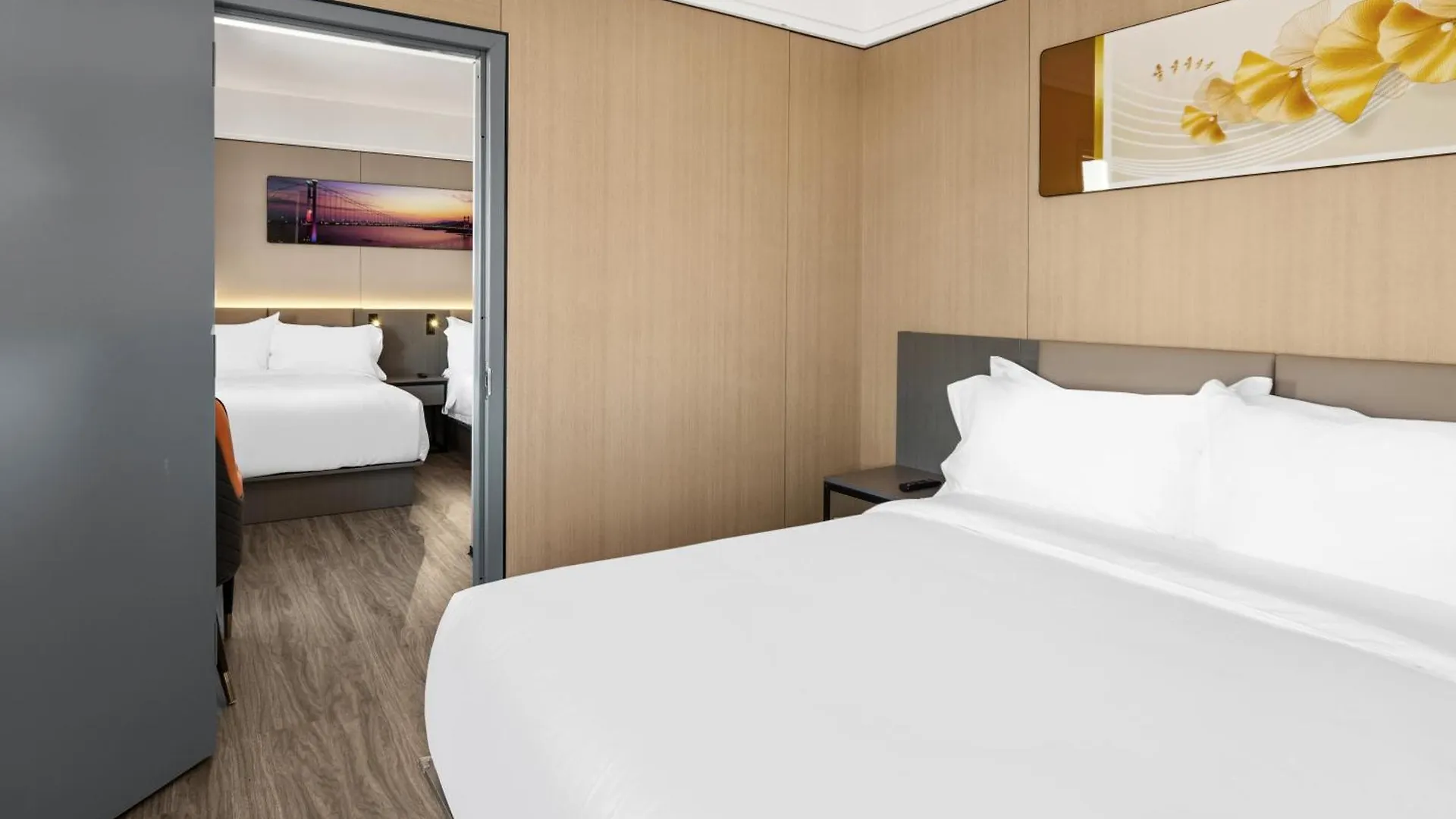 Ly New York Hotel